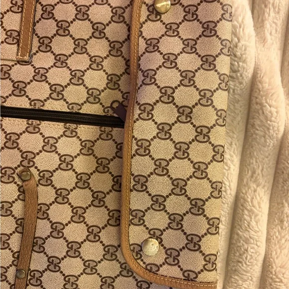 Vintage Gucci GG Supreme Canvas Garment Bag with Signature Red and Green Stripe. - Picture 7 of 16
